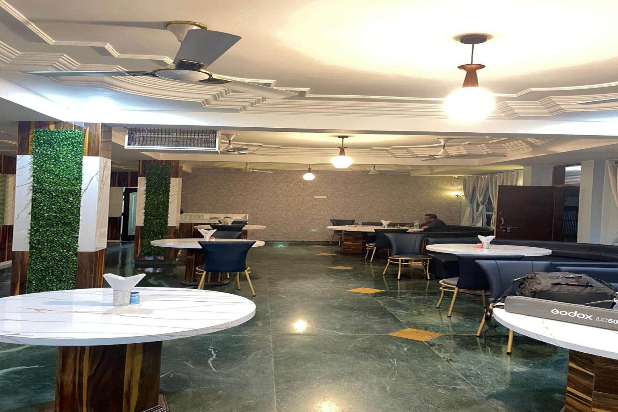 Oyo Hotel Rajshree Akolia Εξωτερικό φωτογραφία