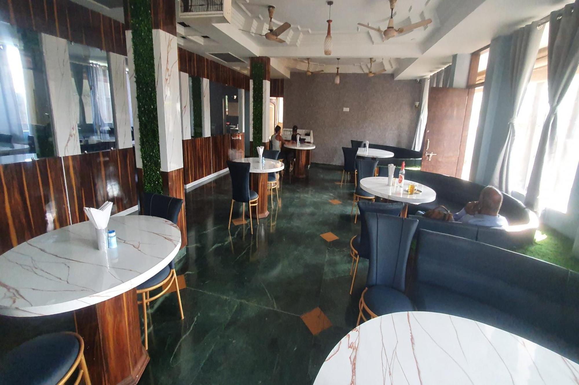 Oyo Hotel Rajshree Akolia Εξωτερικό φωτογραφία